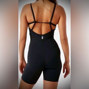 NWT… FREE PEOPLE MOVEMENT..All STAR RUNSIE